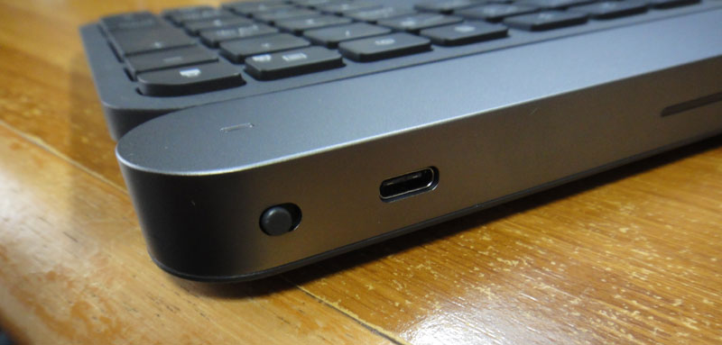 ロジクール(Logicool) CRAFTキーボード KX1000s｜電源スイッチのストロークが短くて、入り切りが分かりづらい！？